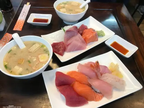 【台北大同區 】迪化街永樂市場內『丸隆生魚片』內用大碗豆腐鮮魚味噌湯無限暢飲~