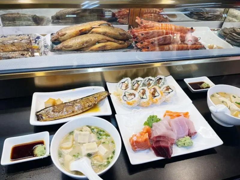 北門站∣ 永樂市場「丸隆生魚行」，日式海鮮生魚片料理，來大稻埕拜拜吃美食，台北懷舊散策。 IR的旅行美食生活