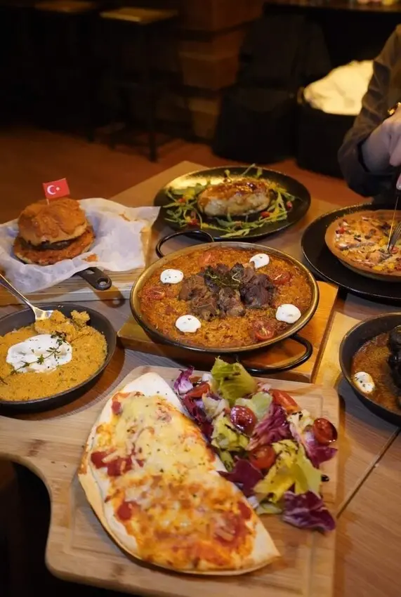 ABV Bar & Kitchen 地中海餐酒館 - 你有吃過土耳其濕漢堡、傳統葡萄葉粽嗎！新菜色登場，台北國父紀念館美食推薦