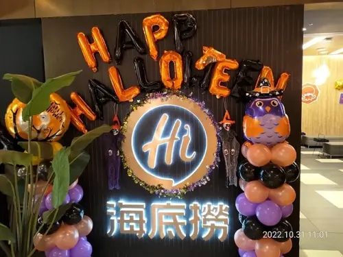 2022海底撈火鍋｜京站店，超親切近距離服務，還有無料美甲服務哈根達斯享用，還有近距離川劇變臉演出～