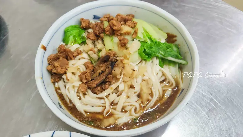 豐原｜素食 素味魔麵-豐原市場內的知名麵館，連肉食者都會大讚台式小吃料理