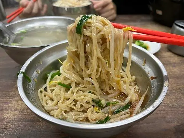 好味珍雞肉飯：蘆洲在地人才知道的好吃小吃攤，大推乾意麵!