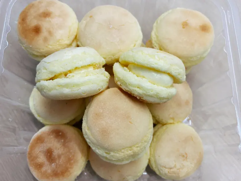 【彰化 伴手禮】小熊菓子 _ 彰化店，Fluffy芙菲小圓餅，排隊也一定要買到的台式馬卡龍