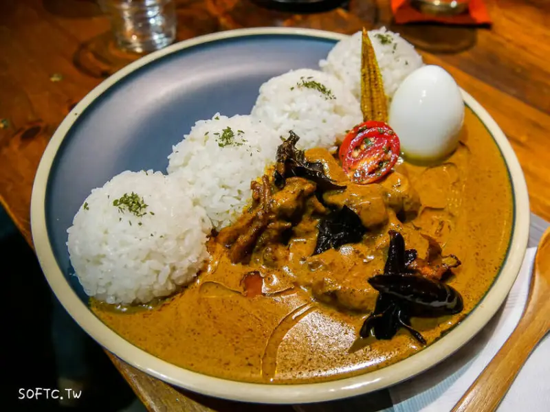 大稻埕美食推薦》古一小舍●可愛破表!四顆球球米飯古一喀拉拉雞咖哩 懷舊復古極簡文青小店家 ＠北門站 - 軟西，遊記