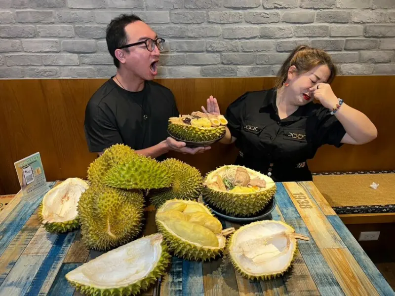 全台最臭的拉麵，榴槤味太濃郁我無法吞下去，榴槤你可以離開了