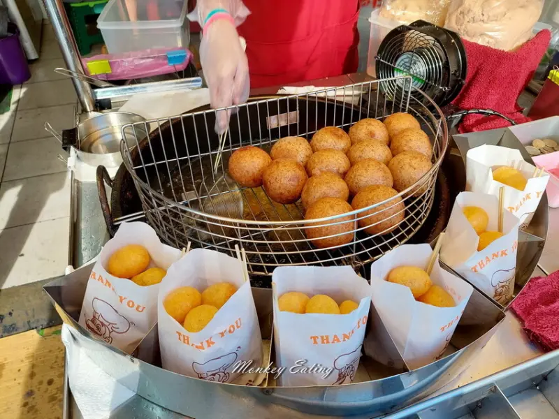 ▲新竹城隍廟甜點推薦：林家芋泥球，超爆餡巨無霸芋泥球 /貪吃猴 提供、WalkerLand窩客島整理