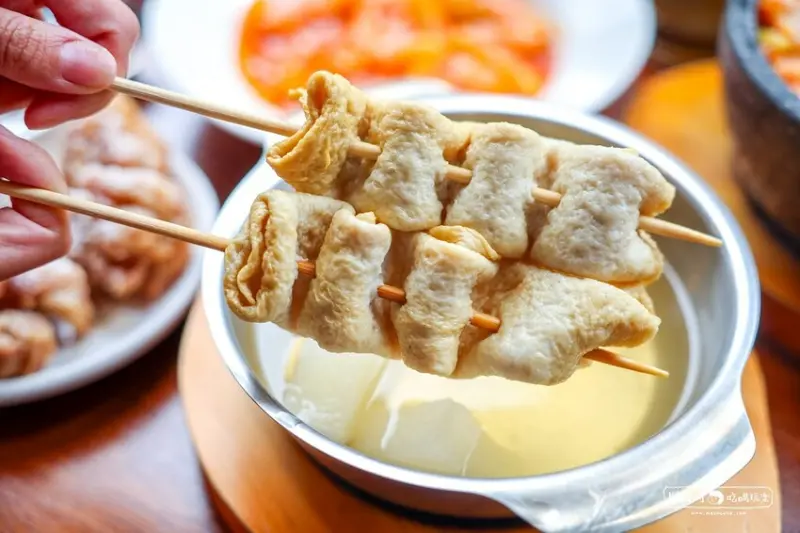  中山站隱藏版石鍋拌飯開店前就在排 #四米大石鍋拌飯專賣/ WalkerLand窩客島整理提供 未經許可不可轉載