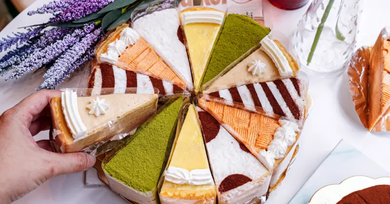 30層千層蛋糕也太誘人！8吋千層蛋糕一次滿足6種口味，挑戰最高CP甜點，中秋前預訂9/17~9/19取貨就享9折優惠哦～