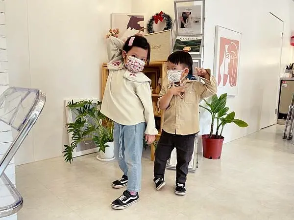 高雄「槑咖啡 MEI Coffee」韓系設計風格、好美好好吃♡