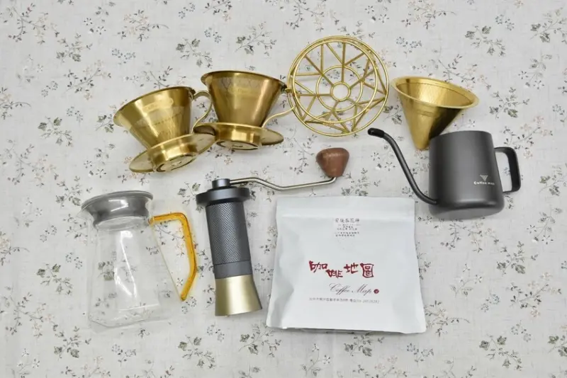 ​​Coffee map金屬濾網推薦～手沖咖啡自己來！台中老字號咖啡廳自創的手沖器具品牌、三種風味金屬濾網超特別、手沖新手入門推薦！手沖壺、分享壺、磨豆機、金屬濾網
