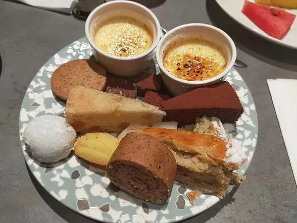 新北板橋果然滙超人氣蔬食自助百匯~週末假日才有的下午茶饗宴~小遠百11樓~