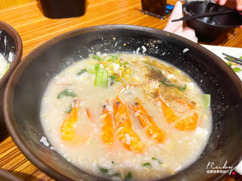 【金山老街】金山大碗螃蟹(附菜單)，金山老街排隊美食，大碗海鮮粥，必點的螃蟹粥晚來吃不到｜Ruby說美食享受旅行(@tour_ruby530)