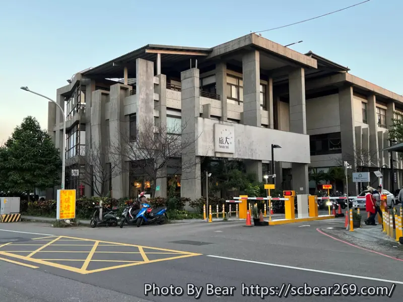 【桃園】「旅人咖啡．後火車站前適合聚會的高質感風咖啡館（早午餐/義式料理/手作甜點/交通便利好停車）」