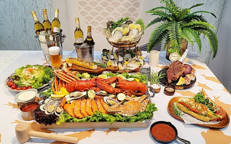 台中人氣海鮮市場就在這！！阿布潘水產推出「超狂限量手抓海鮮！」上百種海鮮肉品，價格實惠，內行人直接來掃貨！！！