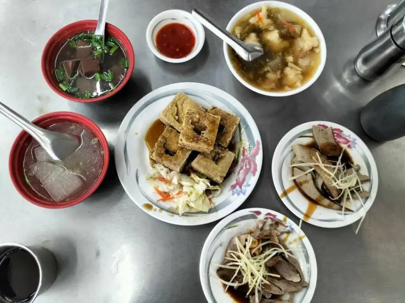 每樣都銅板價的美食想吃就點-嘉義興加臭豆腐