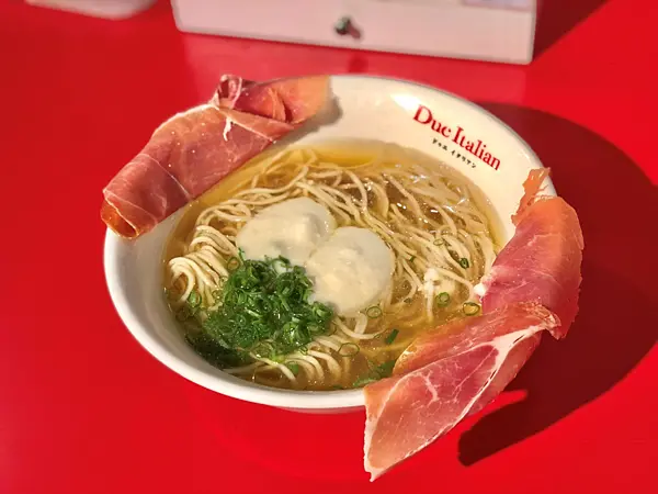 【台北美食￭信義區】Due Italian￭生火腿起司拉麵 x 東京米其林連續三年推薦！濃郁有層次，推薦的好吃！║台北拉麵、新光三越美食