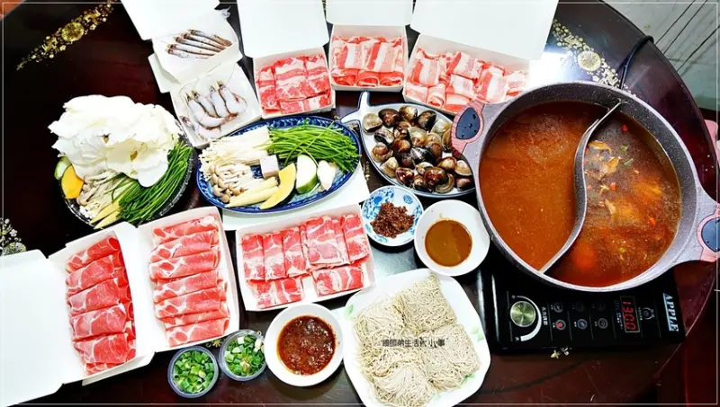 【肉老大頂級肉品涮涮鍋】外帶美食～任點一份套餐，加一元就多一鍋，FB或IG打卡就送四盎司梅花豬或蝦子擇一