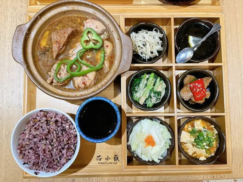 吃光食堂，結合電影院的文青中式簡餐，六宮格日式便當，暖心私房家常菜，經典好味一次擁有 - Cyndi loves 享食天堂