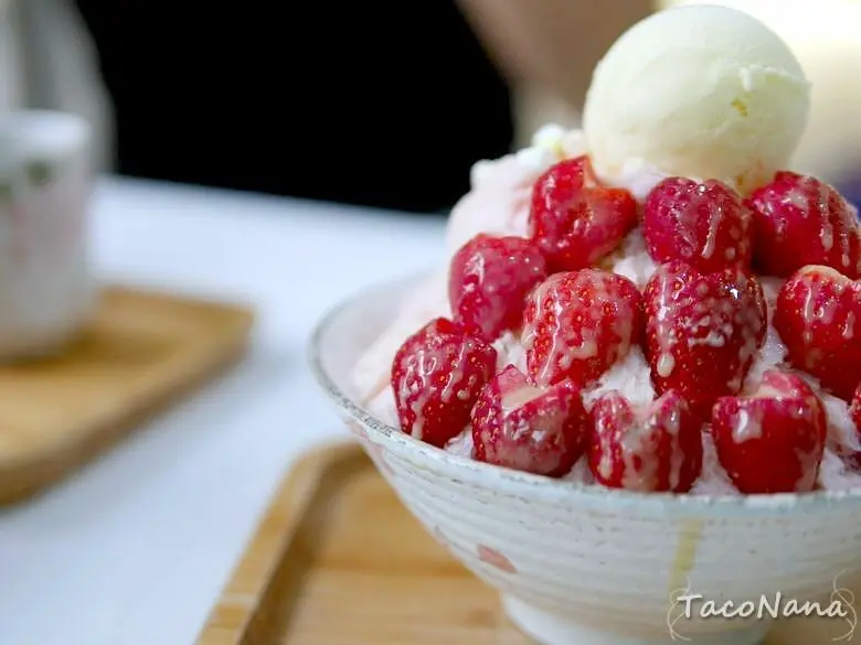 花蓮冰店》冰舍雪花冰│創意冰品搭上季節限定新鮮水果，一上桌立刻用速度搶拍，別融化的太快啊！