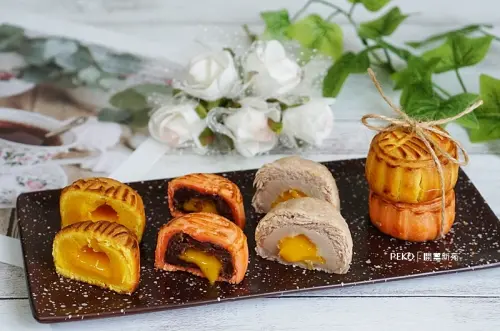 老店2021新品上市~流心三部曲月餅禮盒，趁中秋缺貨前，趕快吃一波!!