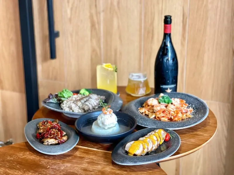 台中南屯咖啡廳｜宅樂咖啡Zeller Coffee大墩店-全天享受早午餐、餐酒TAPAS料理附推薦菜單 網美咖啡店 有插座與免費WIFI 可場地租借