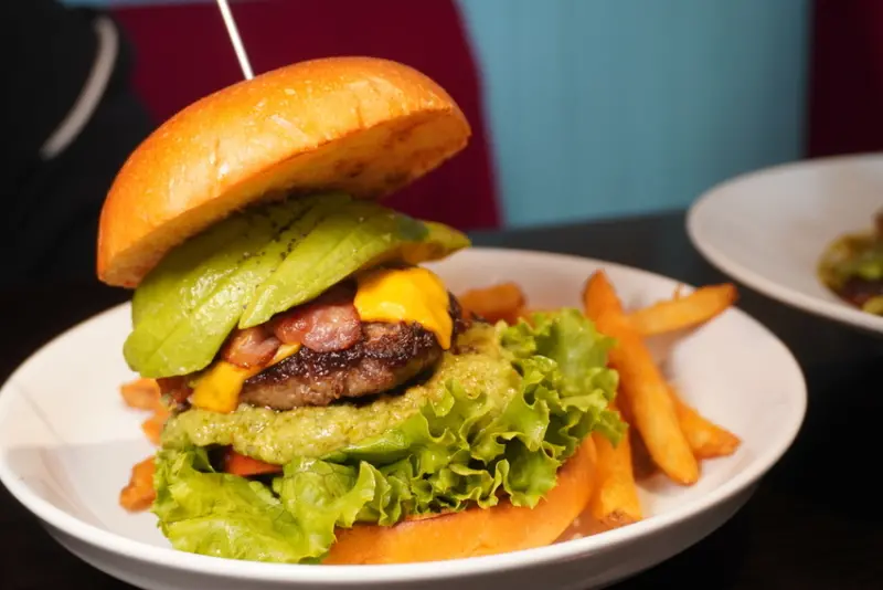 [高雄美式漢堡] LOVSS 樂漢堡- 三多商圈低調的手做漢堡店/ 手作義大利麵/ 高雄漢堡推薦/ 三多商圈餐廳推薦