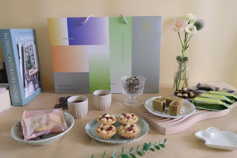 【2023中秋禮盒推薦】上信饌玉四款人氣禮盒開箱，小步舞曲禮盒CP值好高，能吃到三種堅果點心，柚香豆塔及中