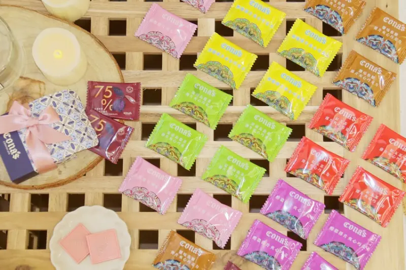 Conas 妮娜巧克力 | 宅配甜點推薦！超薄夾心爆漿巧克力！6種風味一次收藏