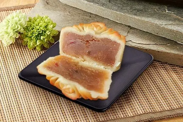 【寶島瘋美食】有裡子也有面子 宝泉推出紅心芭樂月餅