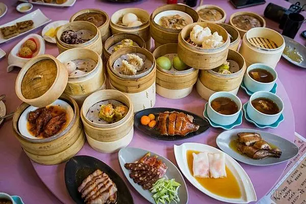 桃園吃到飽推薦-青青格麗絲港點百匯，在佈置得高雅舒適的婚宴會館裡，盡情地享用美味的各式港點及美食吧！（邀約）