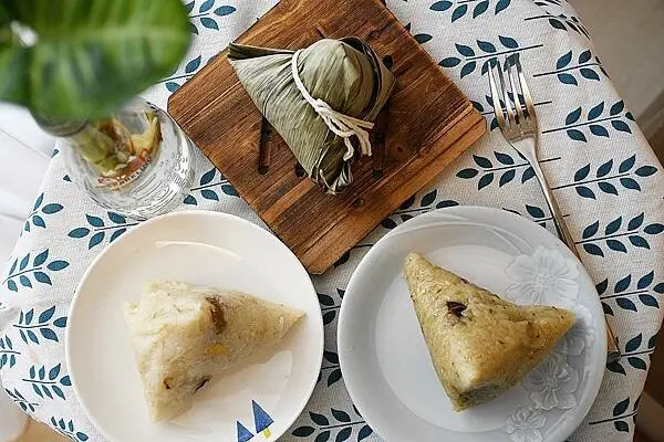 台北市松山區屈原都想爬出汨羅江來吃的特色雞肉粽【元榆牧場-鹽水雞肉粽x剝皮辣椒雞肉粽】吃到驚艷、吃到扎實、吃到美味