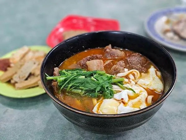 (胖樺食記)古亭站潮州街美食「老王紅燒牛肉麵」/滷味必點/台北推薦美食/完整菜單