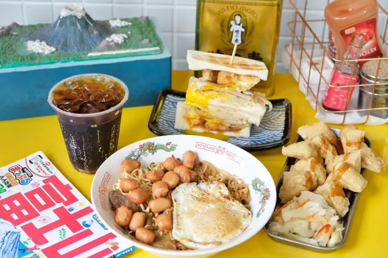 富士商號︱超人氣三峽美食！早餐就吃得到炒泡麵和臭豆腐肉蛋 - 金大佛的奪門而出家網誌