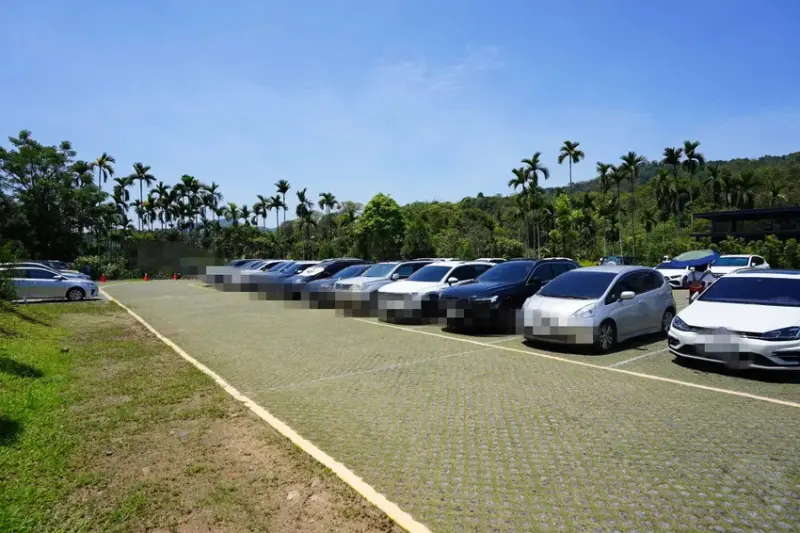 南投縣魚池鄉鹿篙咖啡莊園｜南投魚池鄉環繞著茶園的網美咖啡廳，風景超美!!