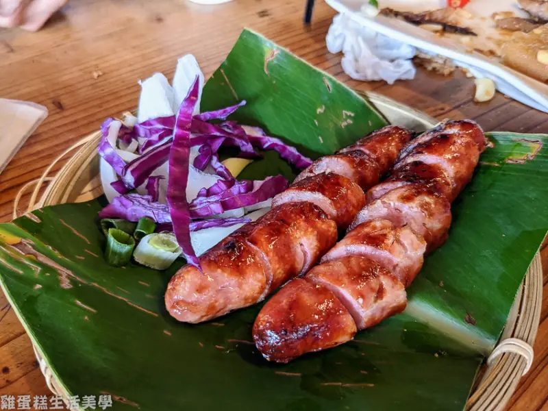 【花蓮食記】豐濱伊娜飛魚 - 東部特有原住民風味餐，推飛魚握飯飛魚卵香腸