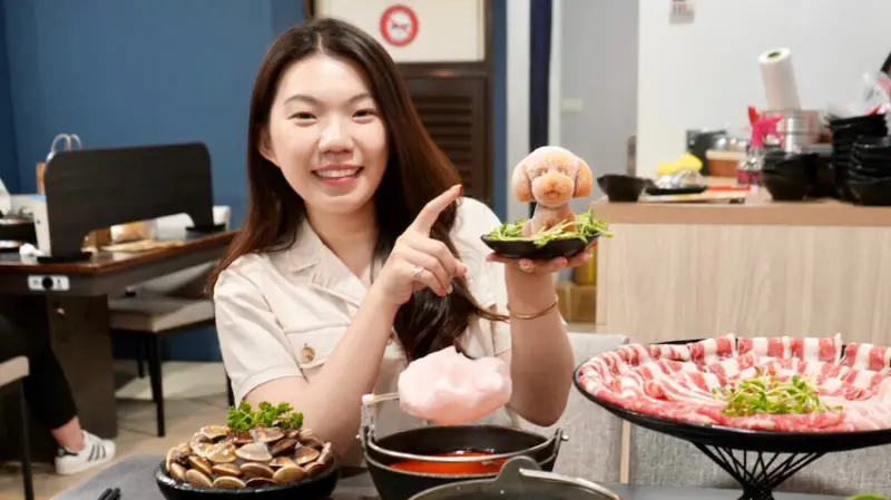 [林口美食] 熟度精緻鍋物 林口中正店｜高CP值浮誇大肉盤／必點棉花糖叻沙湯＆熔岩瀑布起司牛奶鍋！