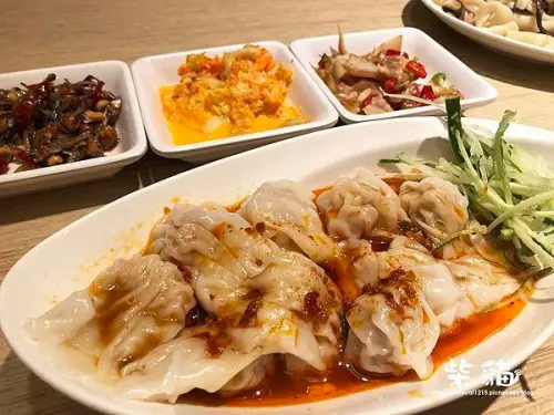 【台北】鹹香夠味的鮮蝦抄手~安定感十足的北方麵食｜柴貓IN【朱記】