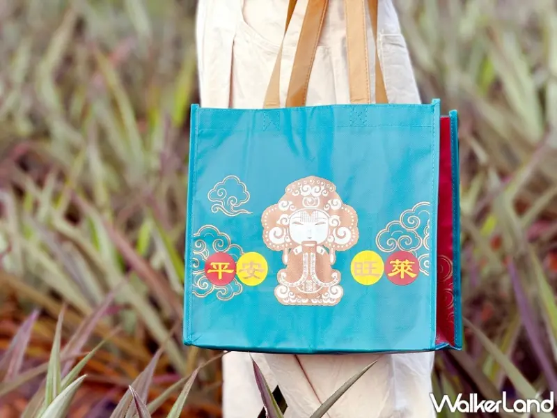 ▲安平天后宮聯名環保提袋材質輕巧耐用,期間限定滿額贈,讓可愛媽祖與你相伴