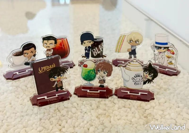 ▲台北忠孝復興「柯南執事主題咖啡廳」限定周邊，壓克力立牌。(攝影：鄭亦庭)