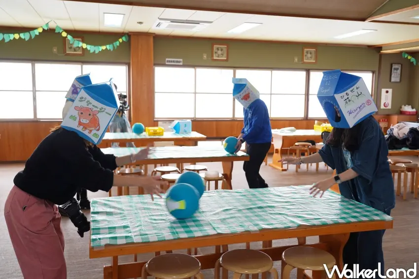 ▲製作冰淇淋的過程充滿笑聲,氣氛歡樂。(攝影:楊婷雅)