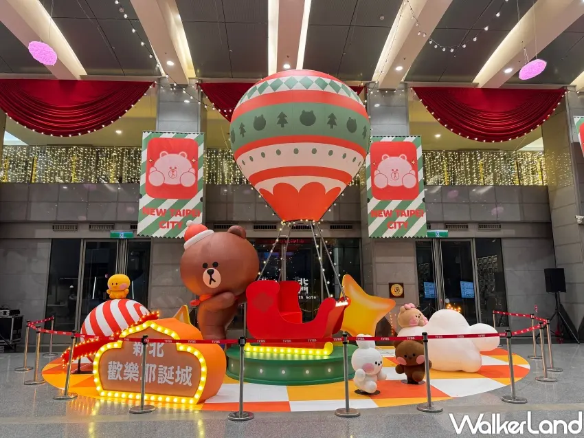 ▲市府大樓內熊大探險號與檢票站，是三大室內必拍裝置。