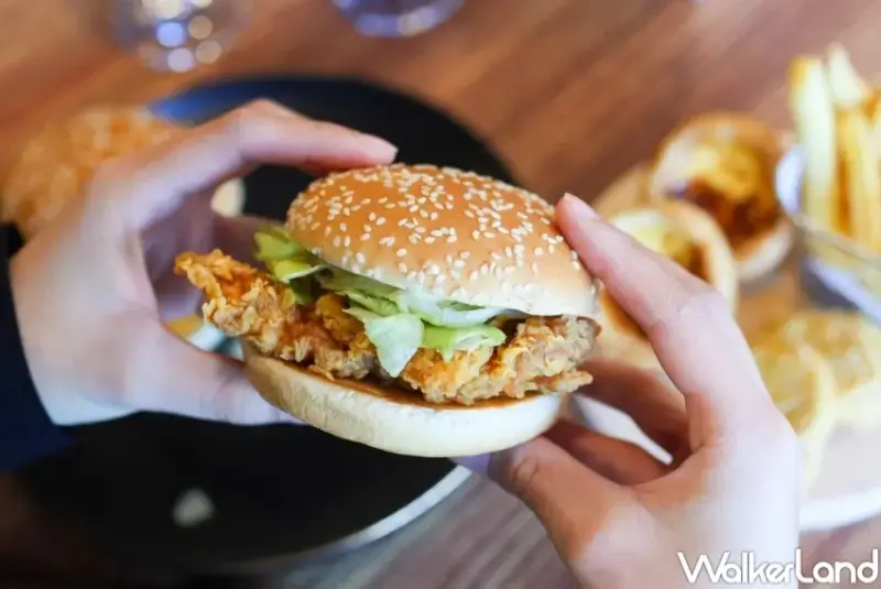 ▲肯德基咔啦雞腿堡七天買一送一(攝影：張人尹)