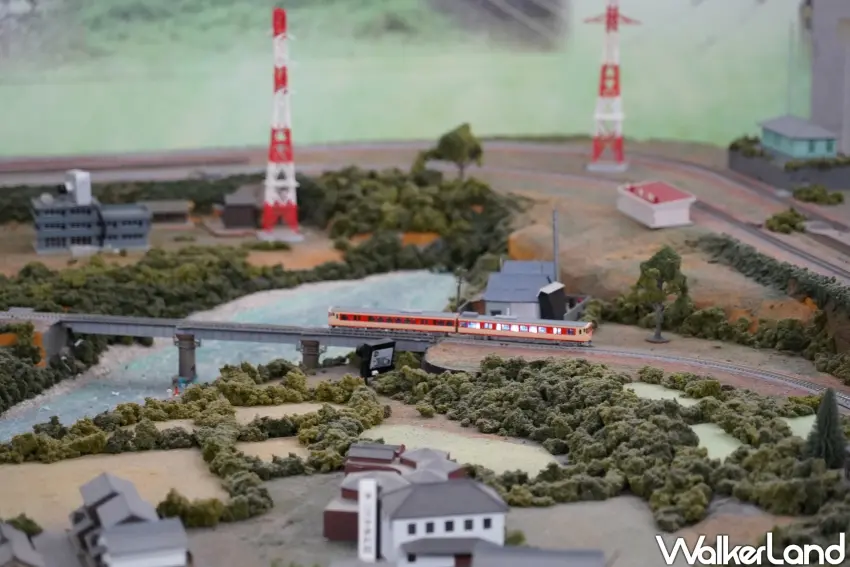 ▲城市景觀室以鐵道模型動態詮釋津山的一日。（攝影：楊婷雅）