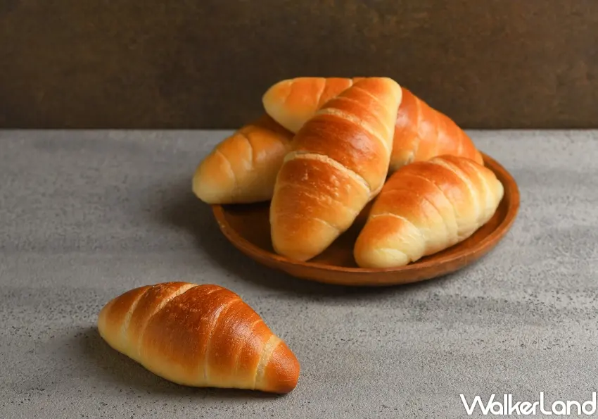 ▲烘焙密碼年銷冠軍鹽可頌買一送一，春上布丁蛋糕贈千層酥。