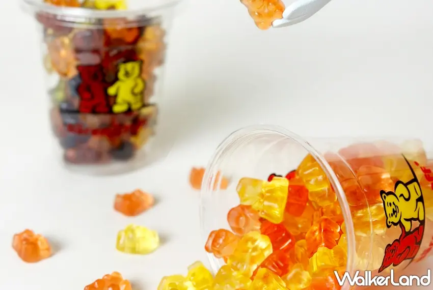 ▲Bären Treff德國派對熊推出專櫃限定「Pick & Go 德國派對熊・夾夾購」活動,消費者可從多達35款品項的軟糖中自由挑選