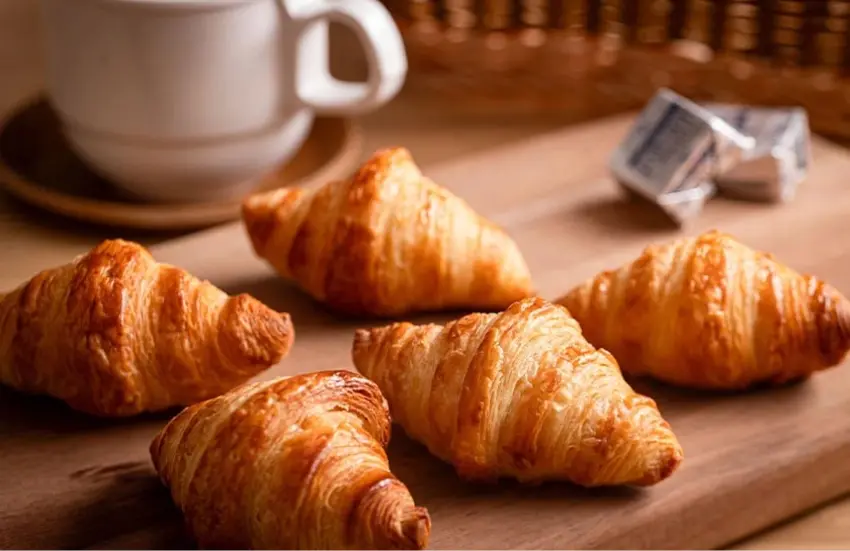 ▲從入住前一小時到晚餐前供應「下午茶」,晚餐後準備了「夜間高茶」。