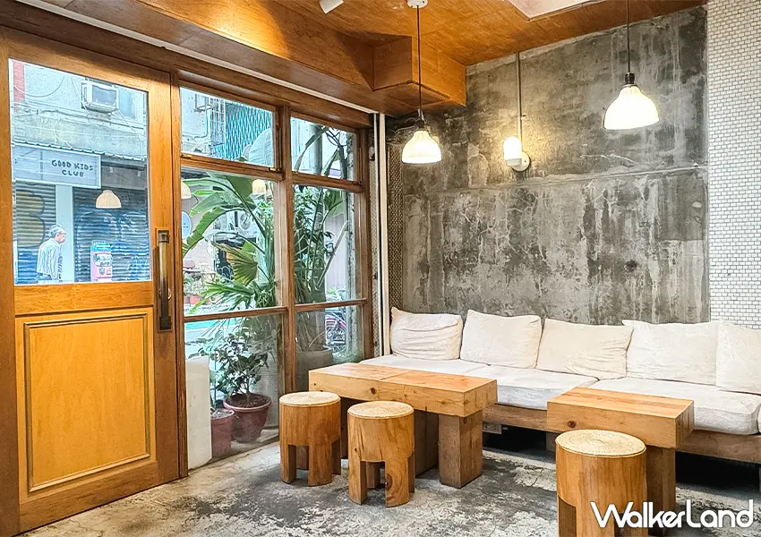 ▲大巨蛋咖啡廳推薦!Annyoung Cafe 你好咖啡 一秒到首爾街頭,營業到晚上11點、菜單蜂蜜海苔年糕必點。