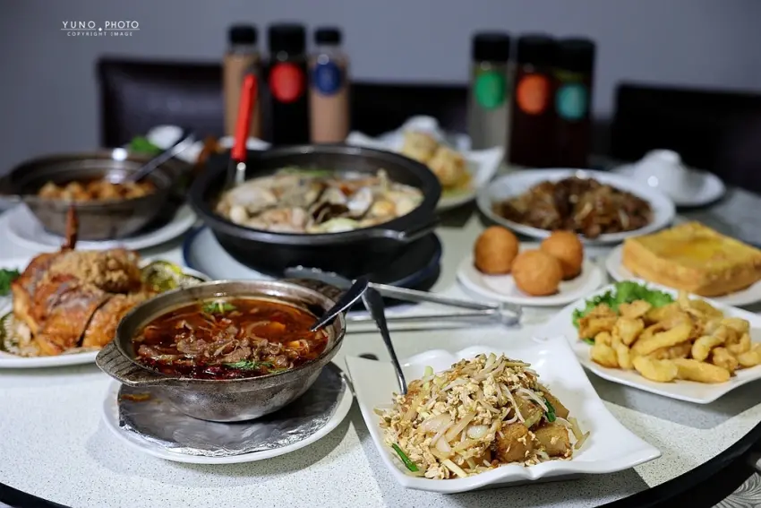 新店在地人激推！「宸軒園粵菜海鮮」香港師傅掌杓，還原經典港式料理。