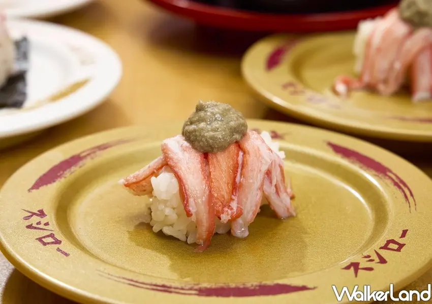 ▲蟹膏紅雪蟹甜味更為強烈、蟹香濃郁，嚴選鮮嫩蟹腳肉部位，堆疊五層蟹棒超豪邁。