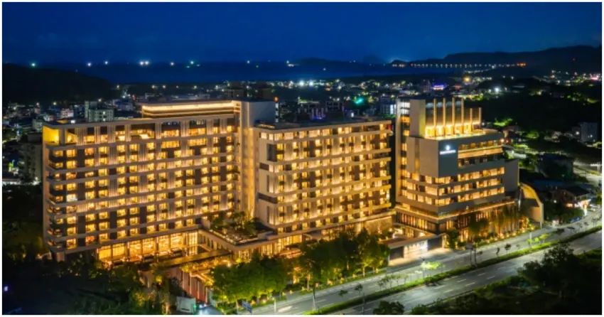 新北北海溫泉洲際酒店開箱！每間房都能泡湯、首創房內鐵板燒，無邊際泳池與浪漫教堂，金山唯一奢華溫泉住宿。